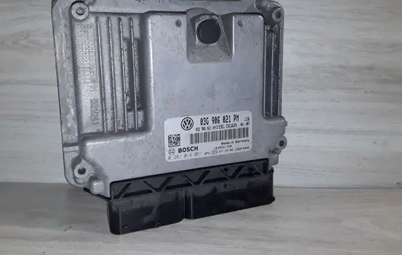 Volkswagen Golf V Engine control unit/module 0281014061 03G906021PM