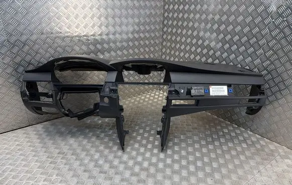 BMW 5 E60 E61 Dashboard 7130978 17370113