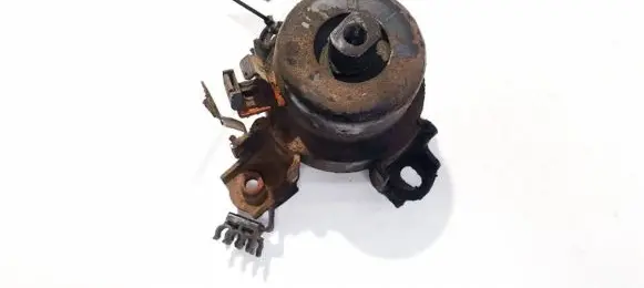 Lexus RX 300 Engine mount bracket