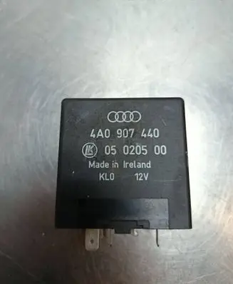 Volkswagen PASSAT B5.5 Other relay 4A0907440 05020500