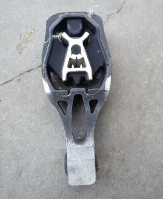 Peugeot 308 Engine mount bracket 9811786680