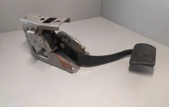 Fiat Freemont Brake pedal 04581588AB