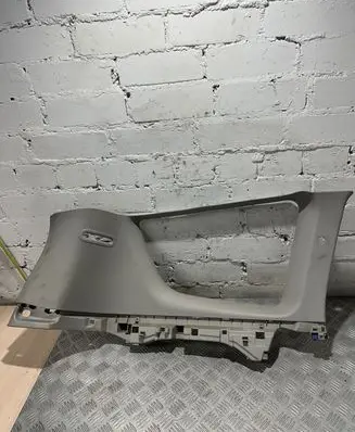 (D)pillar trim (top)