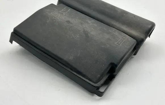 Volkswagen PASSAT B7 Fuse box cover 5C0937132A 13956 E00001289