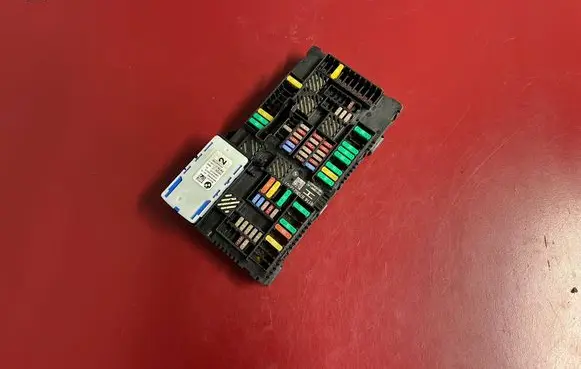 BMW X5 G05 Fuse module 8706212 61148706212