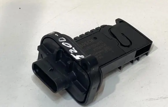BMW 5 F10 F11 Mass air flow meter 0281006092 06245106 8506408