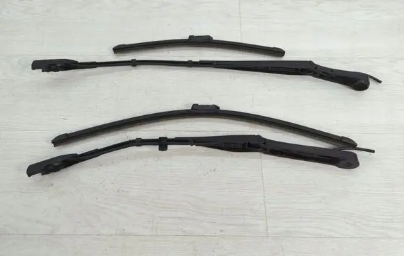 Peugeot 308 Front wiper blade arm 3392126676Peugeot