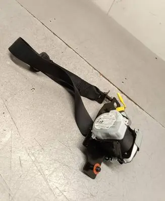 KIA Ceed Rear seatbelt 73657397 200204A 89810J7100