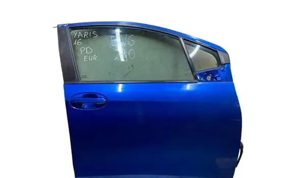 Toyota Yaris Front door 