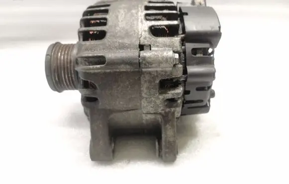 Peugeot 208 Starter motor 9674077280