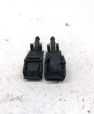 Volkswagen Polo V 6R Windshield washer spray nozzle