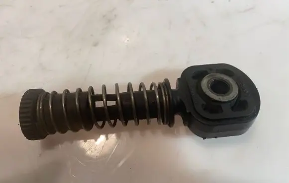 Volkswagen PASSAT B6 Gear shift cable linkage 1J0711761C