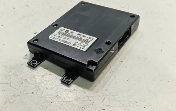 Volkswagen Golf VI Bluetooth control unit module 5K0035730A