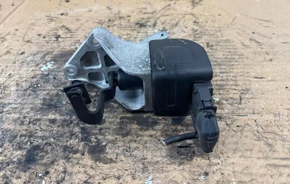 BMW X1 E84 Turbo charger electric actuator K006T50172 3218 33519200