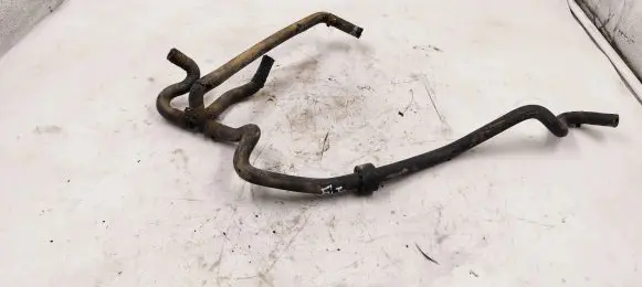 Volkswagen Touran I Engine coolant pipe/hose