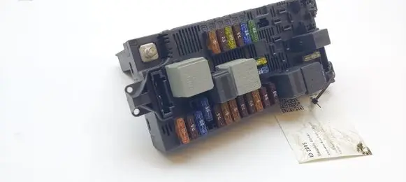 Mercedes-Benz E W211 Fuse module 2115457701 A2115457701