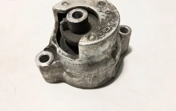 Honda Accord Engine mount bracket