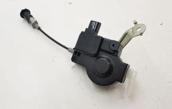 Lexus CT 200H Fuel tank cap lock 