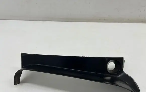 Mini Cooper Countryman F60 Rear/tail light trim molding 8492304