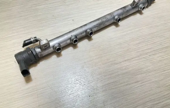 Fuel pressure sensor