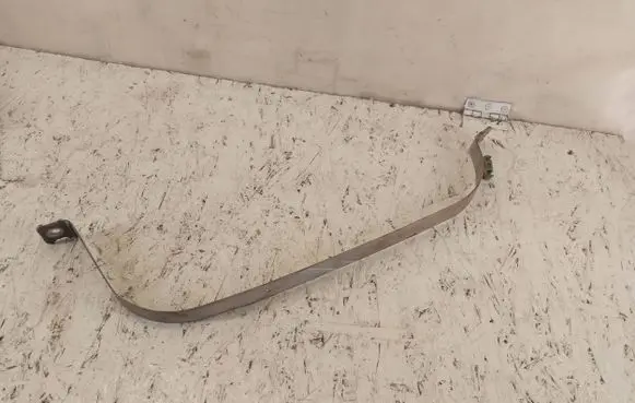 Audi A6 Allroad C5 Fuel tank mounting bracket 4B0201653F