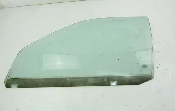 Volkswagen Polo III 6N 6N2 6NF Front door window glass four-door 