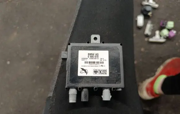 BMW X5 E53 Aerial antenna amplifier 6906070