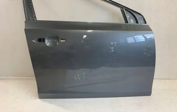 Volvo V40 Front door