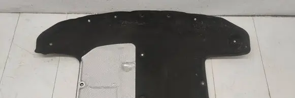 Mercedes-Benz C W205 Engine hood trim 