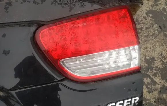 Citroen C-Crosser Tailgate rear/tail lights