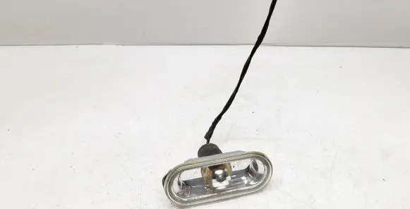 Volkswagen Golf IV Front fender indicator light 1J0949117