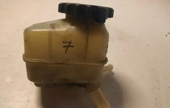 Toyota Avensis T220 Power steering fluid tank/reservoir 0708