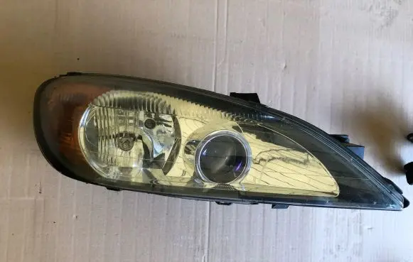 Nissan Primera Headlight/headlamp 89005898