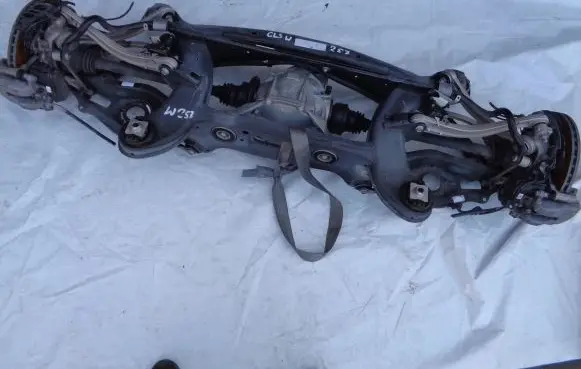Mercedes-Benz CLS W257 Rear axle beam with reductor 465143486