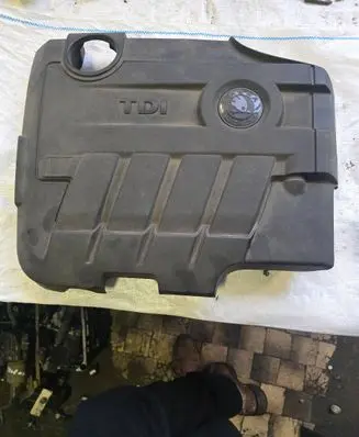 Skoda Superb B6 (3T) Engine cover (trim) 03L103925AQ