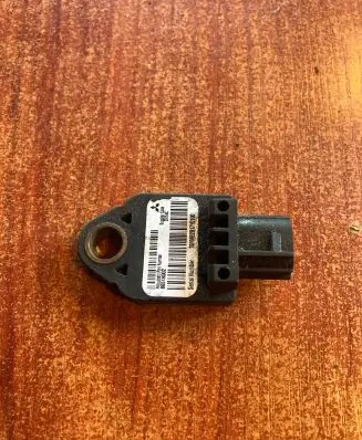 Peugeot 4007 Airbag deployment crash/impact sensor 8651A002 39754C TBYME2811Y0100