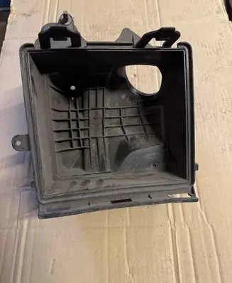 Chrysler Grand Voyager V Air filter box PN510109
