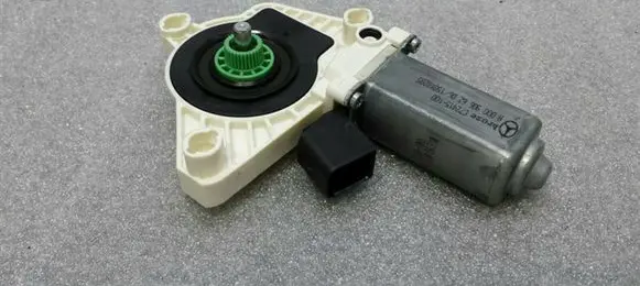 Mercedes-Benz E W238 Front door window regulator motor A0009066206