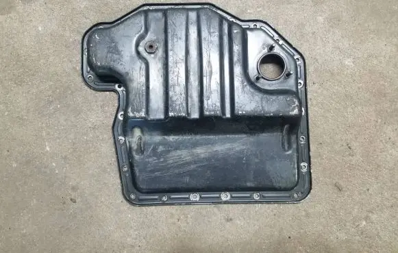 BMW 7 E38 Oil sump 1702891