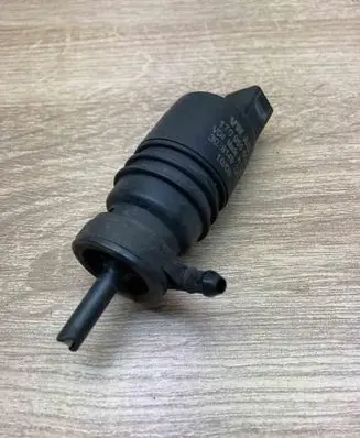 Volkswagen PASSAT B5.5 Headlight washer pump 1T0955651