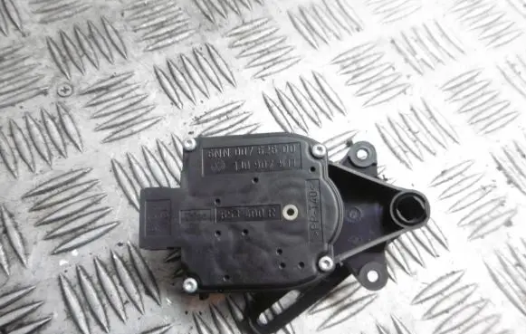 Seat Leon (1M) A/C air flow flap actuator/motor 1J0907511