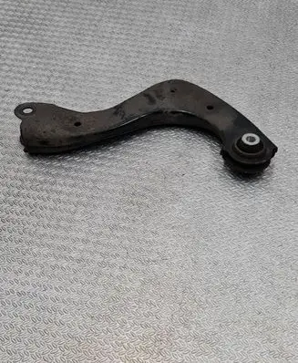 Toyota Prius (XW50) Rear control arm