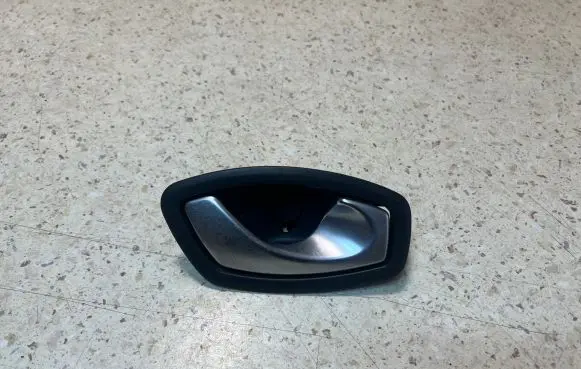 Renault Megane III Front door interior handle 826720001R