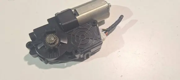 Hyundai Genesis Sunroof motor/actuator 19991070462E
