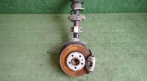 Volkswagen Polo VI Front wheel hub spindle knuckle 