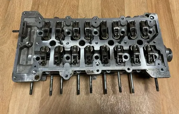 Opel Insignia A Engine head 55571949