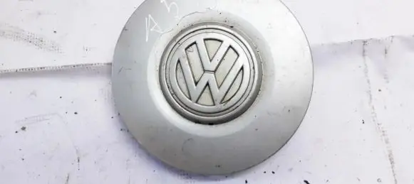 Volkswagen Golf III Original wheel cap 1H0601151B