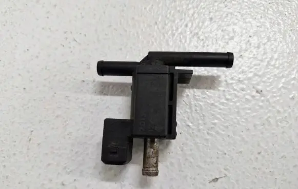 Nissan Qashqai Valve vacuum 70134303