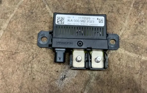Mercedes-Benz C W204 Other relay A0009822023