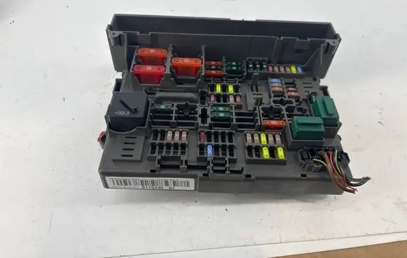 BMW 1 E82 E88 Fuse box set 17925000002 90203729 9119446